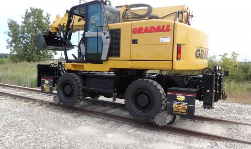 Gradall XL3300 III - Friction Drive Hi-Rail Gear